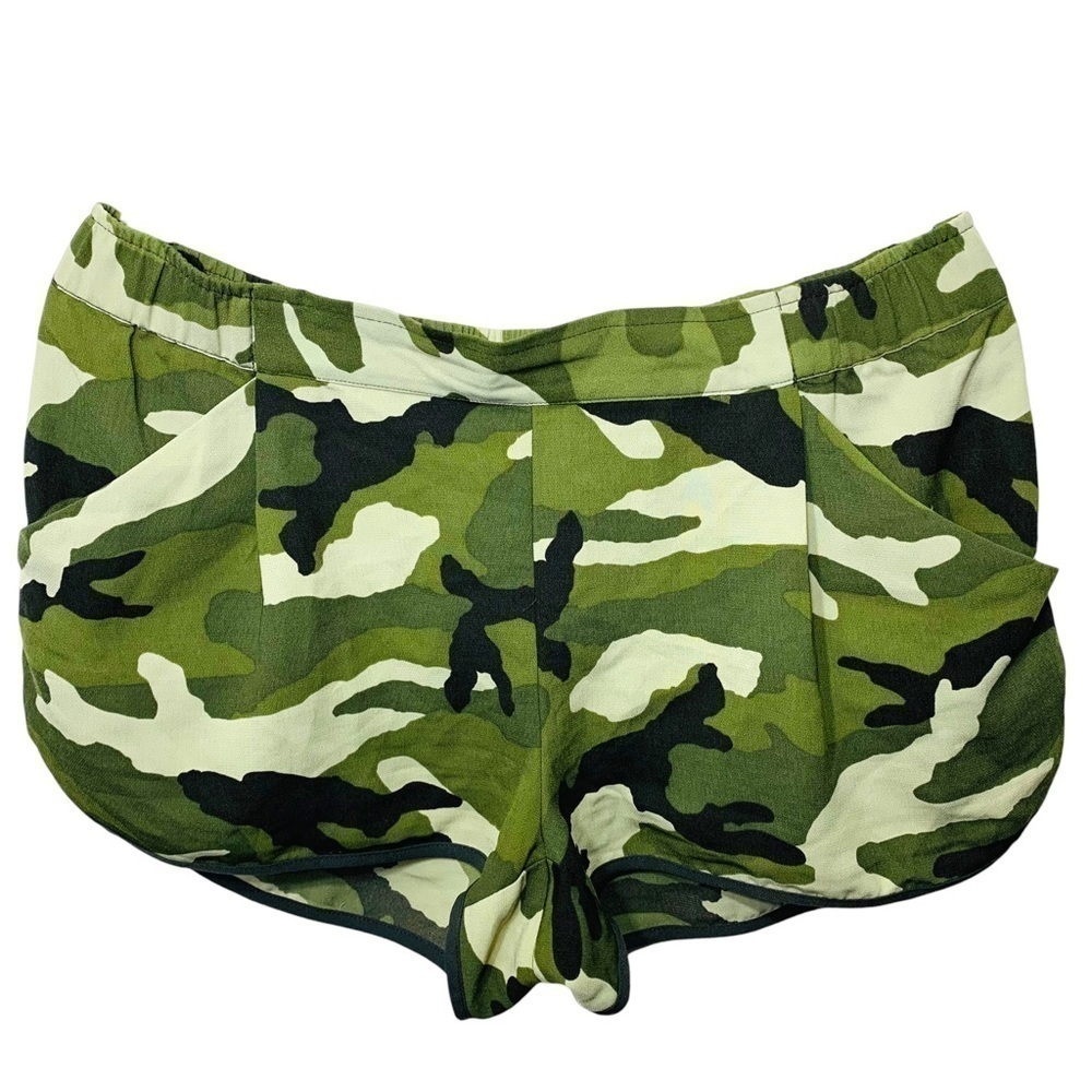 Silence + Noise Urban Outfitters Green Army Camo Pleat Short Side Pocket Sz L